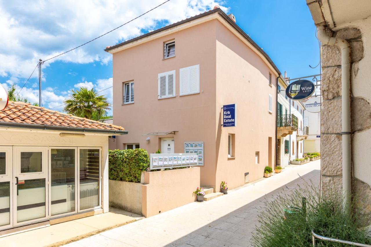 Apartments Punat Downtown Экстерьер фото